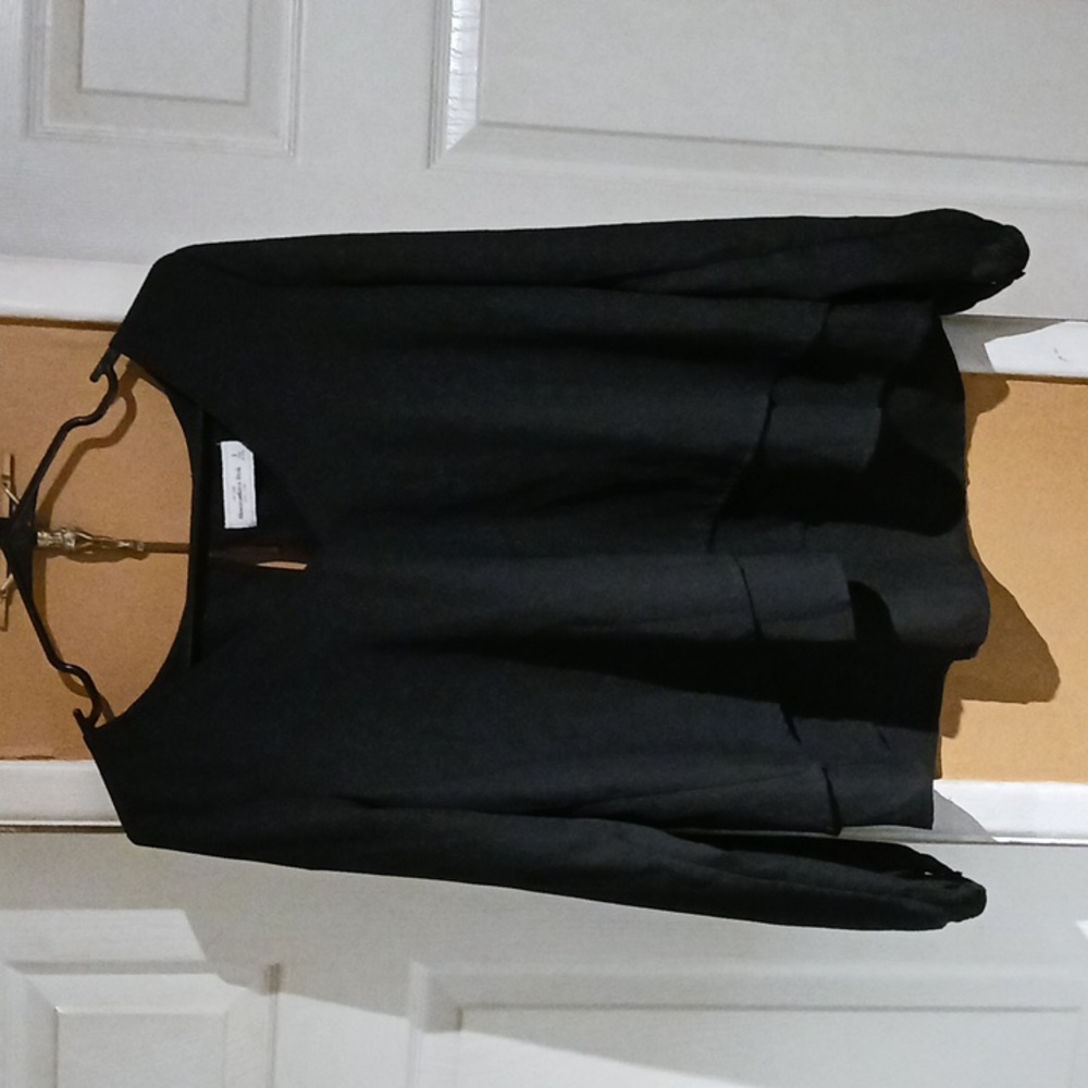 Abercrombie & Fitch Women's Sheer V-Neck Layered Blouse. Size  S